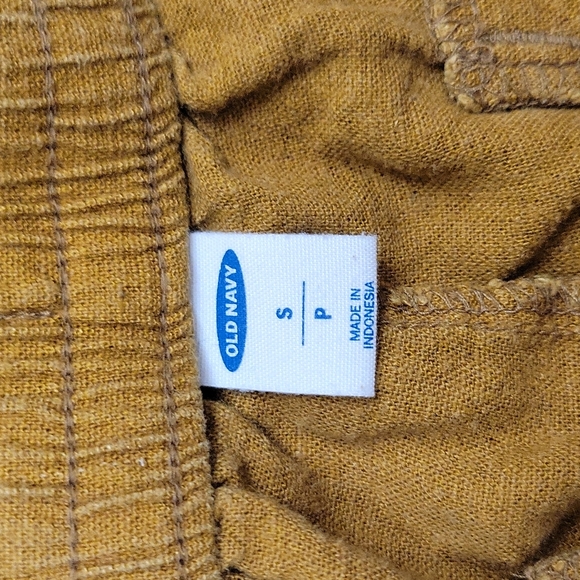 Old Navy Shorts - Picture 3 of 7